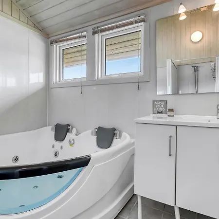 Med Masser Af Faciliteter I Vejlby Klit Sj608 *