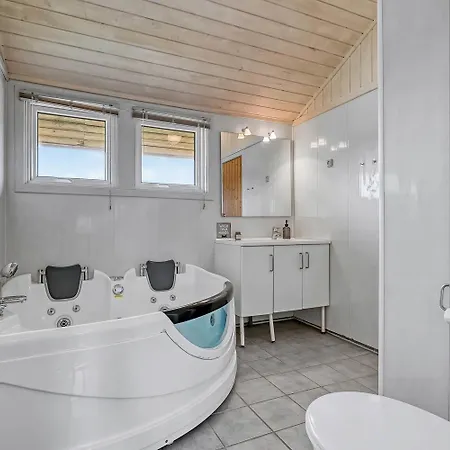 Med Masser Af Faciliteter I Vejlby Klit Sj608 * Harboør